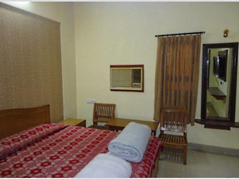 Hotel Sugandh Retreat Jaipur Ngoại thất bức ảnh