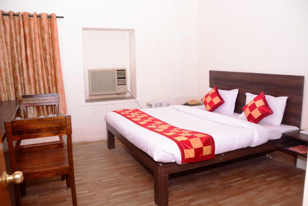 Hotel Sugandh Retreat Jaipur Ngoại thất bức ảnh